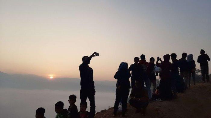 Negeri di Atas Awan Citorek berlokasi di Desa Citorek, Kecamatan Cibeber, Kabupaten Lebak, Banten.