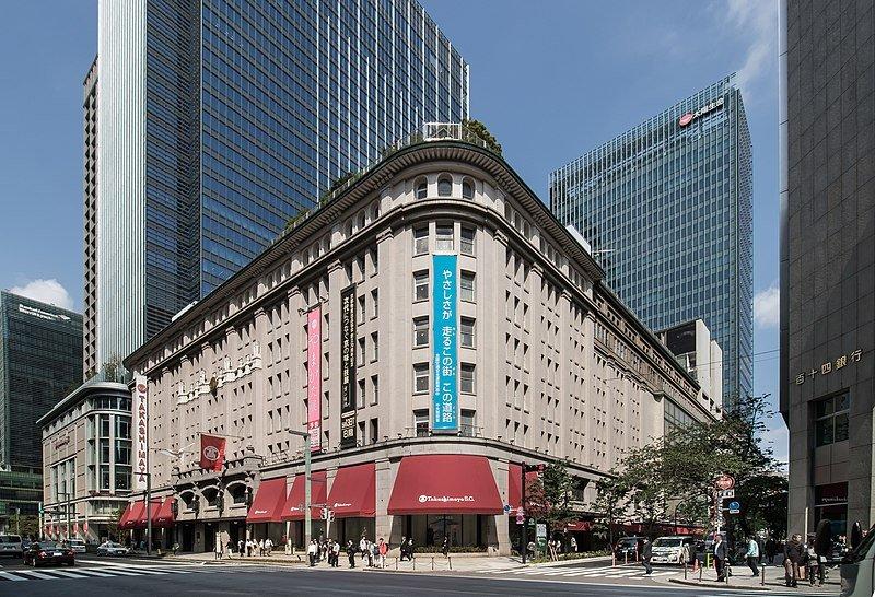 Nihombashi Takashimaya, satu tempat belanja terbaik di Shinjuku Jepang buat berburu oleh-oleh.
