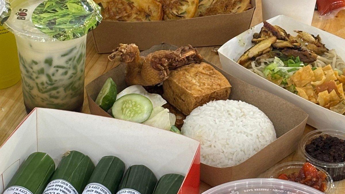 Nikmati aneka makanan khas dari berbagai daerah Indonesia hanya di Festival Kuliner Cibubur 2025.