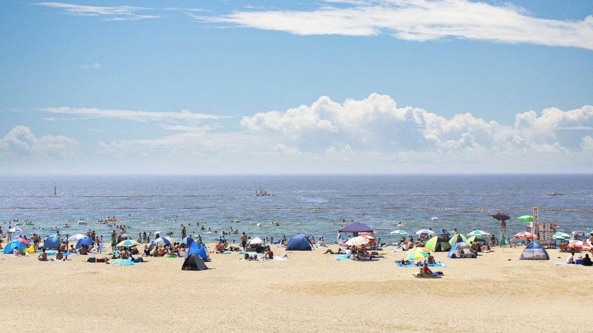 Nishikinohama Beach Park, satu pantai terbaik di Osaka Jepang yang menarik buat kamu kunjungi saat Musim Panas.