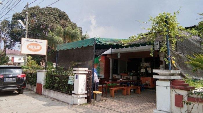 Noerlen, satu pusat oleh-oleh di Medan untuk berburu suvenir.