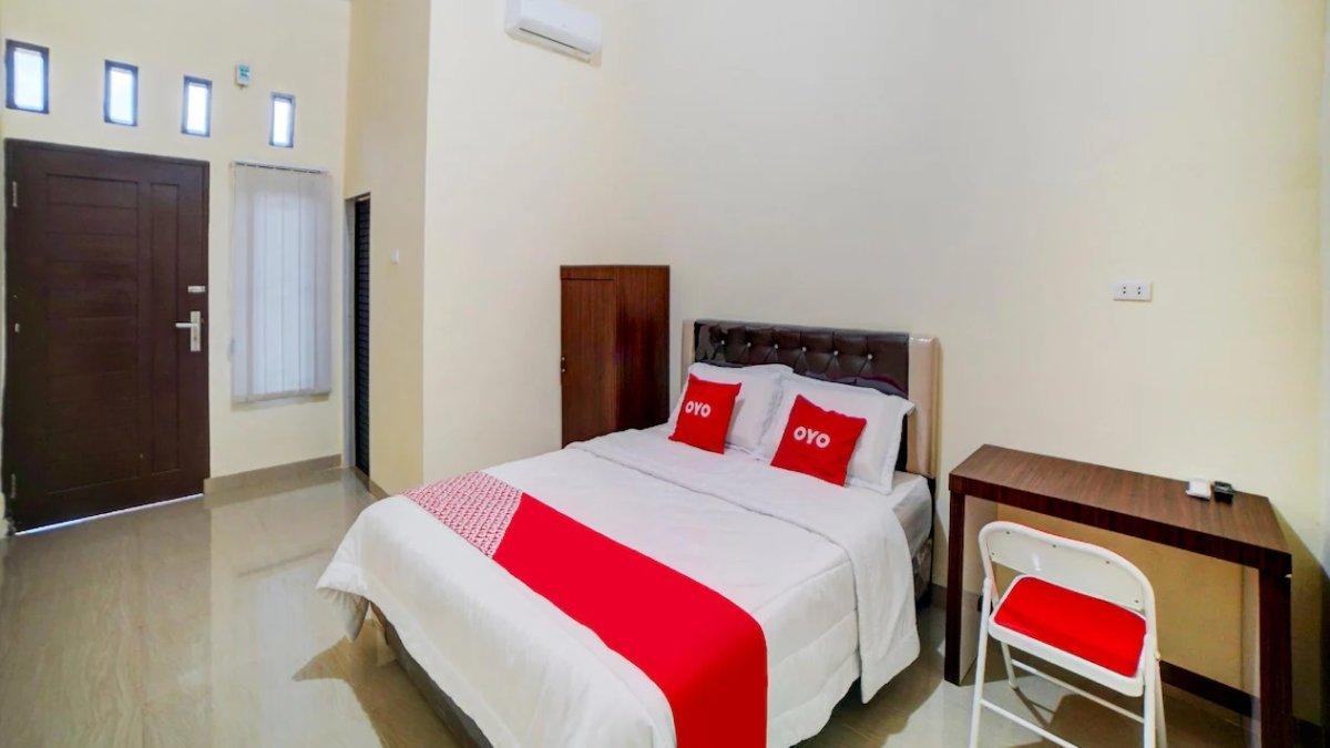 OYO 90773 Shine Guest House Syariah, satu hotel murah di Tebing Tinggi Sumatera Utara dengan tarif inap mulai Rp 40 ribu.