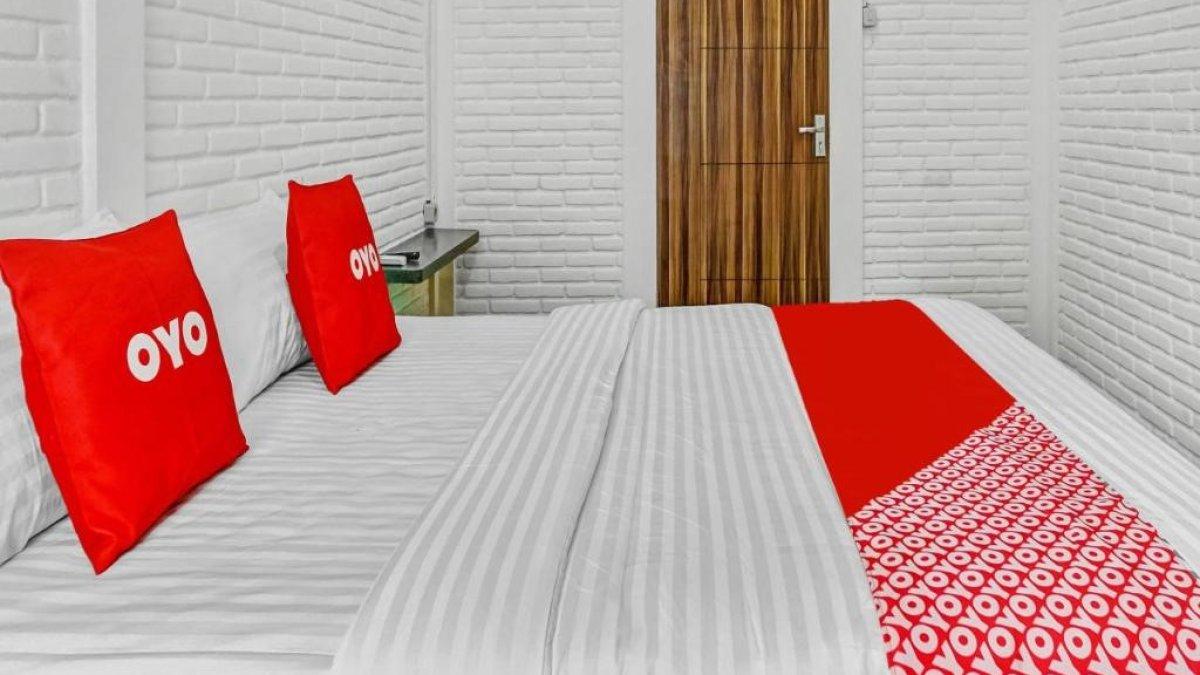 Ilustrasi tipe kamar yang ada di OYO 90828 Ara Guest House