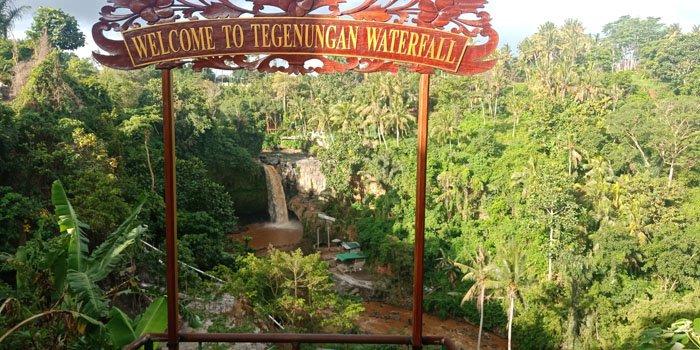 Obyek wisata Air Terjun Tegenungan, Gianyar, Bali.