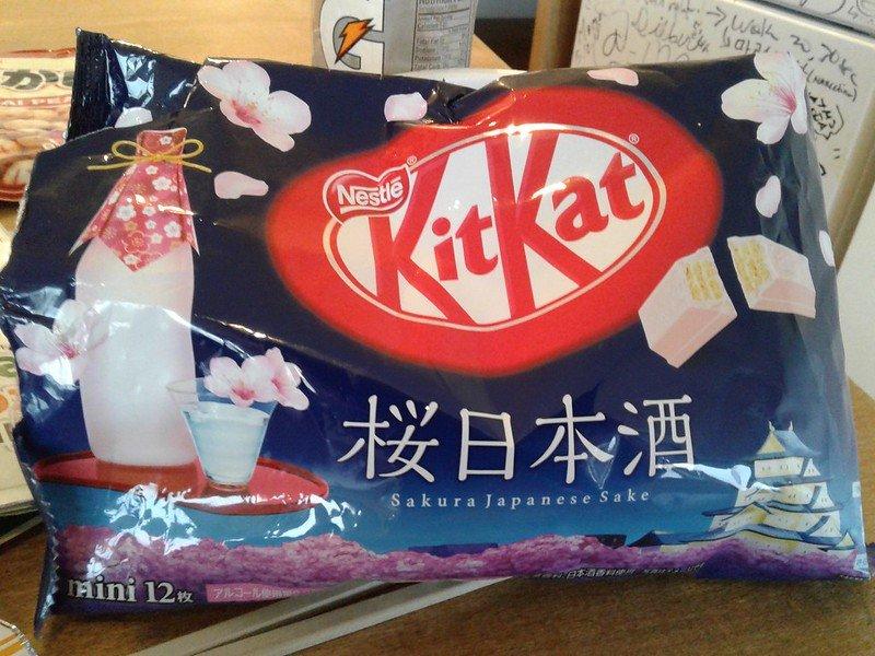 Oleh-oleh khas Jepang bertema Sakura
