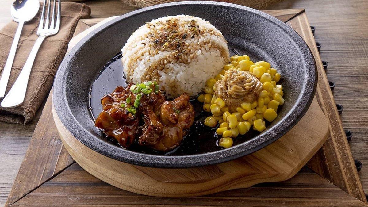 Omoomo, satu restoran halal terbaik di Singapura.