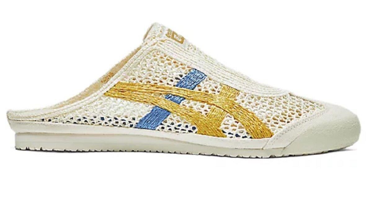 Onitsuka Tiger, satu toko sneaker terbaik di Tokyo Jepang buat kamu yang mencari oleh-oleh unik.