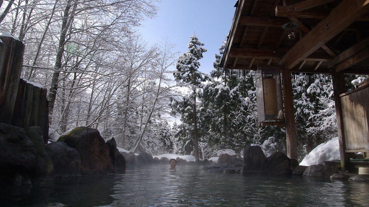 Onsen Alami Kyoto, satu tempat wisata terbaik di Kyoto Jepang yang bisa dikunjungi saat bulan Juni.