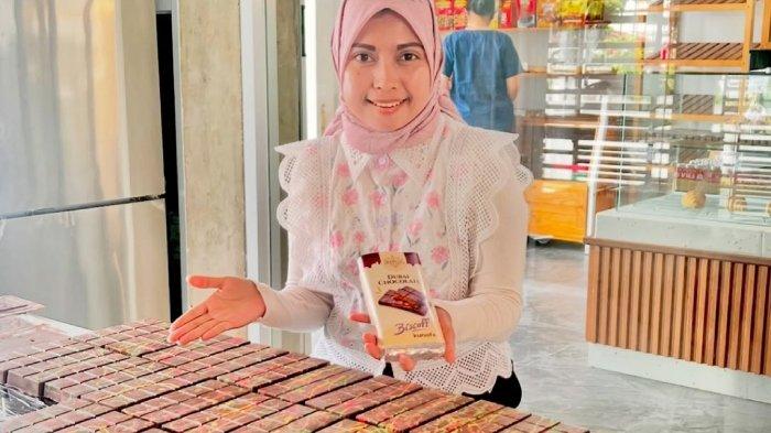 Ornela Sari Marsa, owner Ranels Cake Pontianak hadirkan oleh-oleh cokelat Dubai.