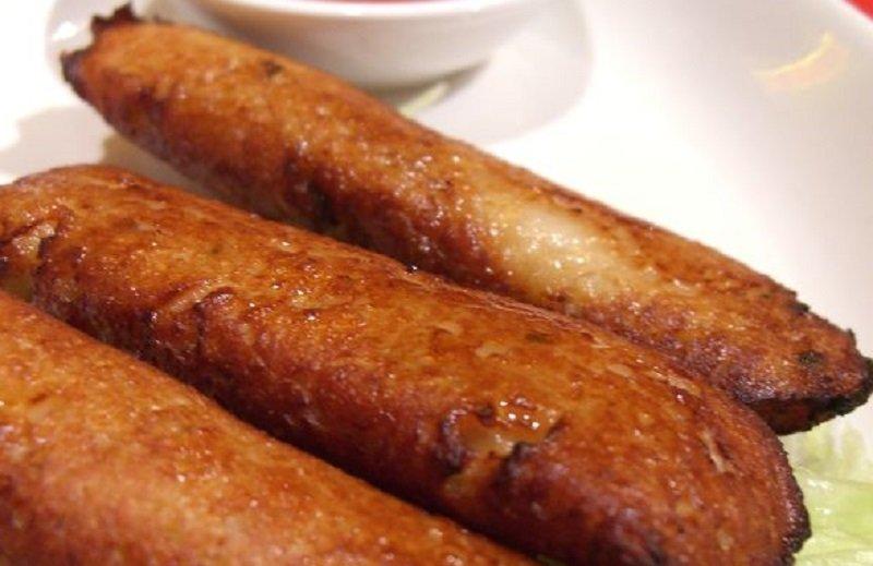 Otak-Otak Goreng, satu gorengan yang cocok dinikmati saat berbuka puasa.