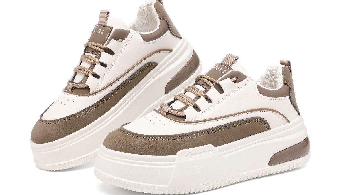 PVN Jeno Sepatu Sneakers Wanita Sport Shoes 438, satu sneaker wanita lokal terbaik yang cocok untuk traveling.