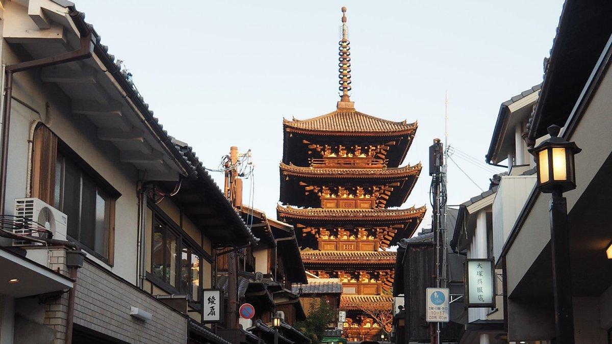 Pagoda Yasaka, satu tempat wisata terbaik di Kyoto Jepang buat pemula.
