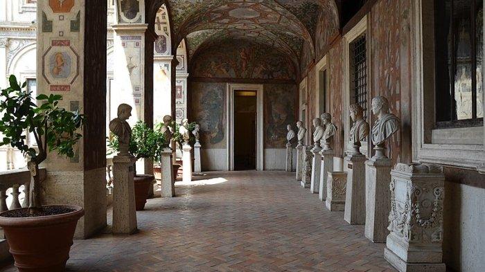 Palazzo Altemps, monumen di Italia.