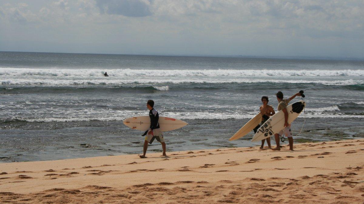 Pantai Balangan, satu pantai di Bali buat liburan akhir pekan