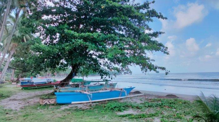 Kawasan Wisata Pantai Batu Pinagut di Kabupaten Bolaang Mongondow Utara (Bolmut), Provinsi Sulawesi Utara.