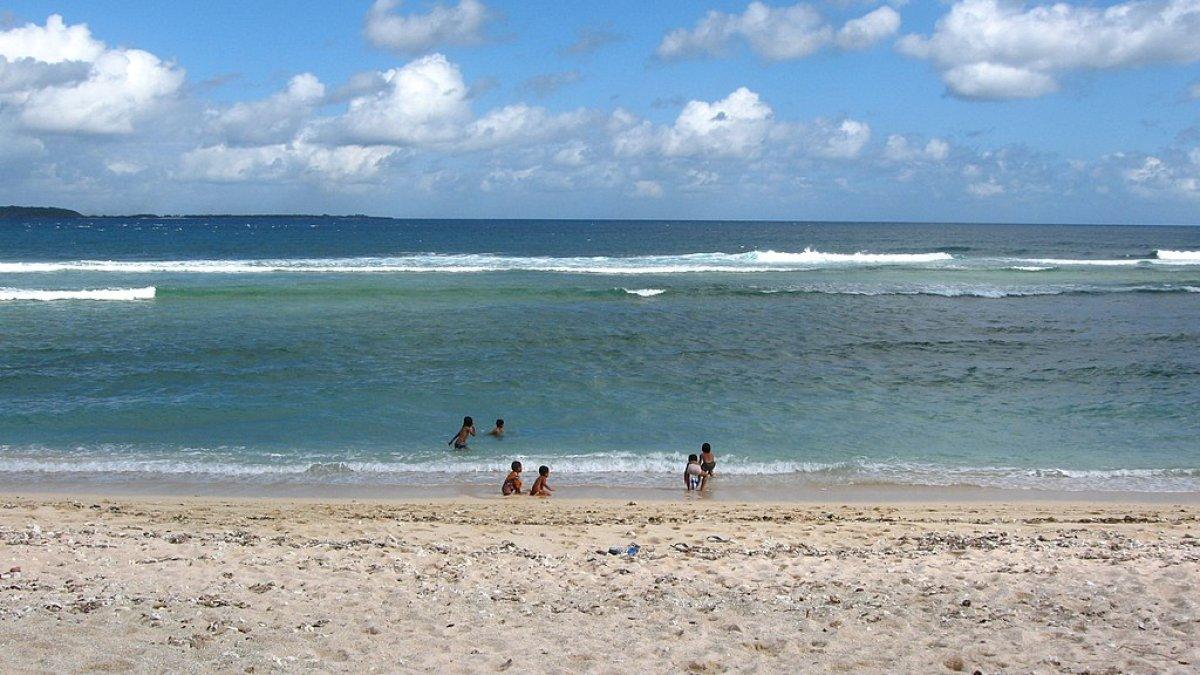 Pantai Bo’a, satu pantai di Nusa Tenggara Timur yang terkenal di kalangan pecinta surfing.