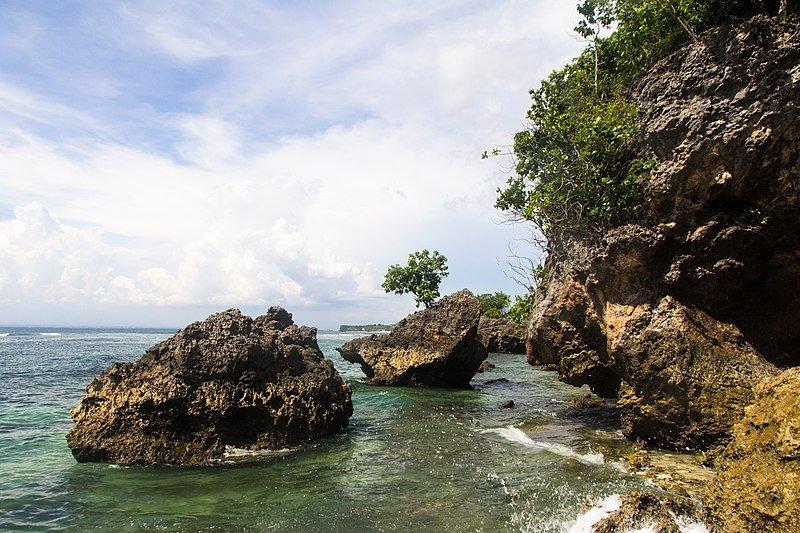 Pantai Labuan Sait, satu pantai terbaik di Bali buat healing akhir pekan.