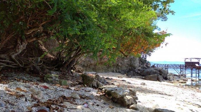 Pantai Molobog, satu tempat wisata terbaik di Bolaang Mongondow Timur buat healing akhir pekan.