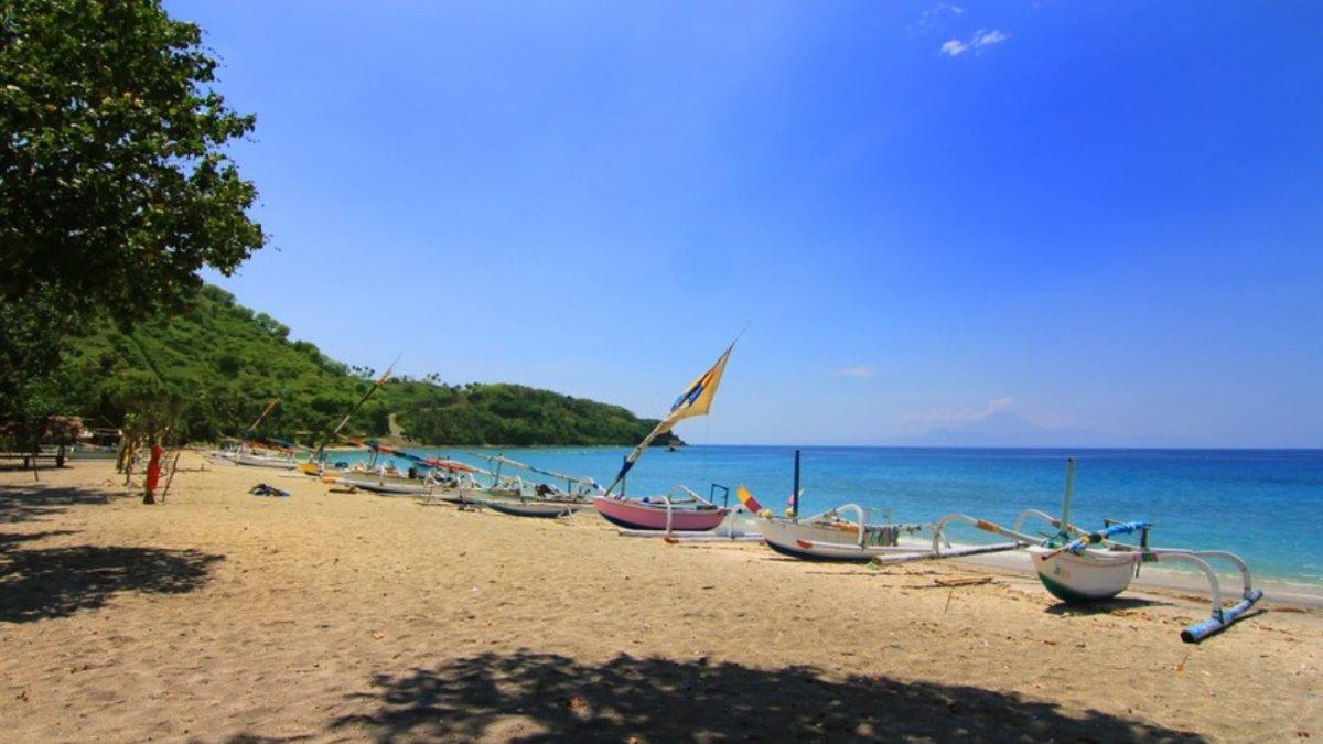 Pantai Nipah, Lombok Utara, NTB.