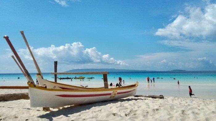 Pantai Nirwana di Baubau