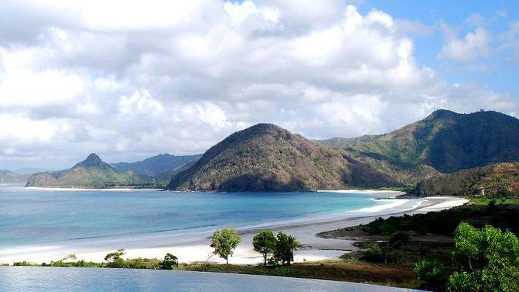 Pantai Selong Belanak.