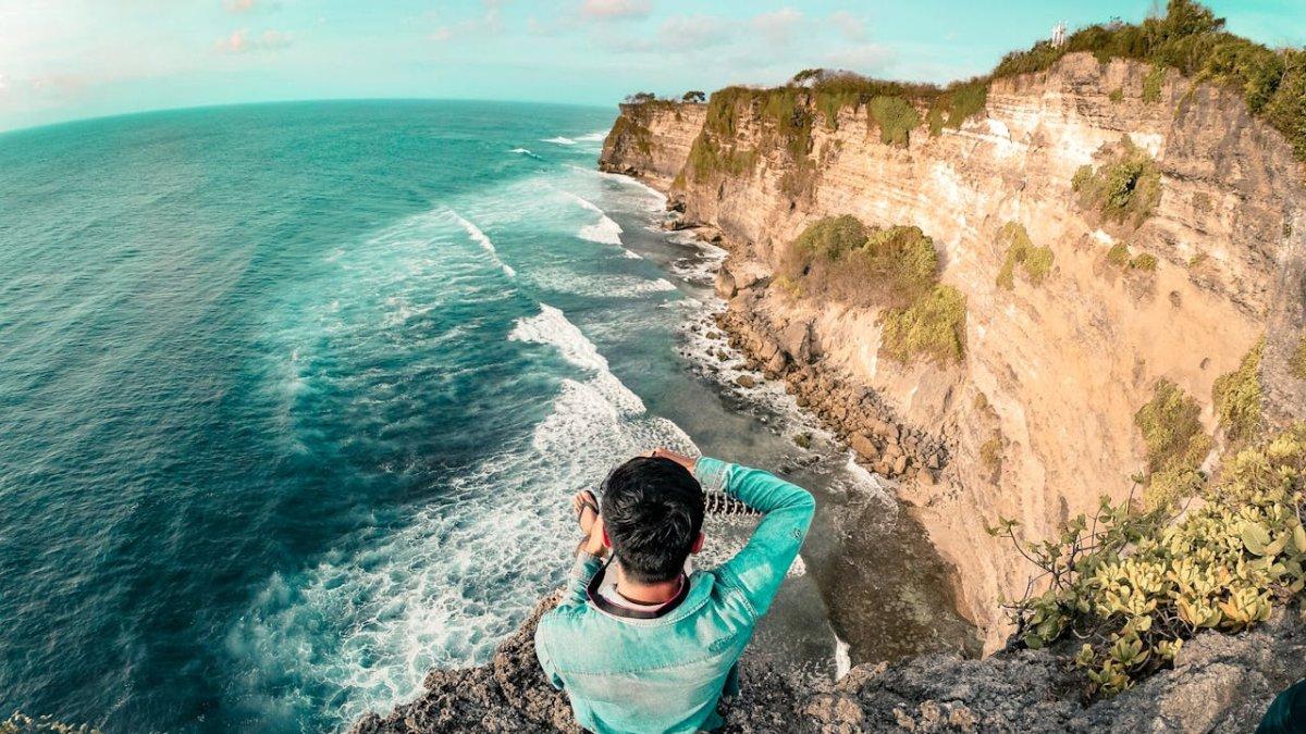 Pantai Suluban, satu pantai di Bali buat liburan akhir pekan.