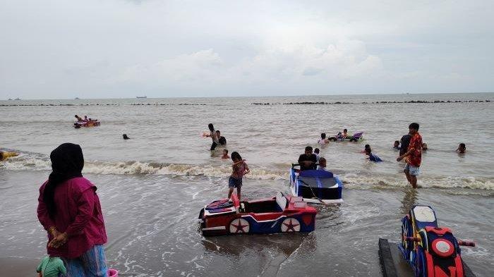 Pantai Tirtamaya di Indramayu, Jawa Barat.