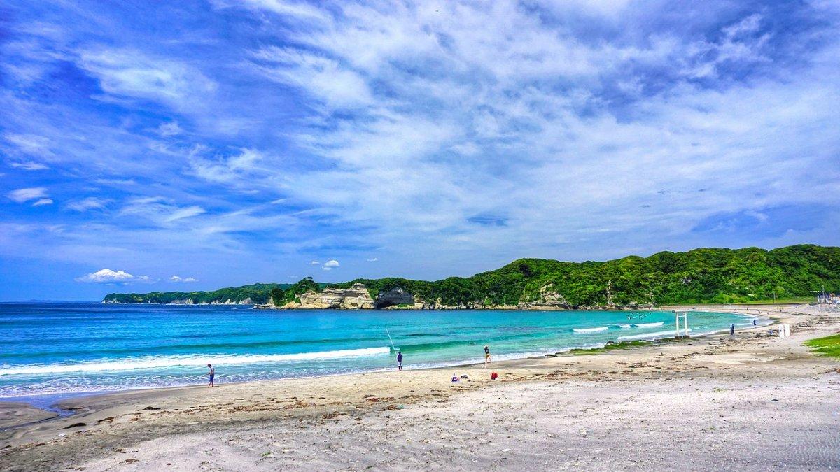 Pantai Ubara, satu pantai terbaik dekat Tokyo Jepang.
