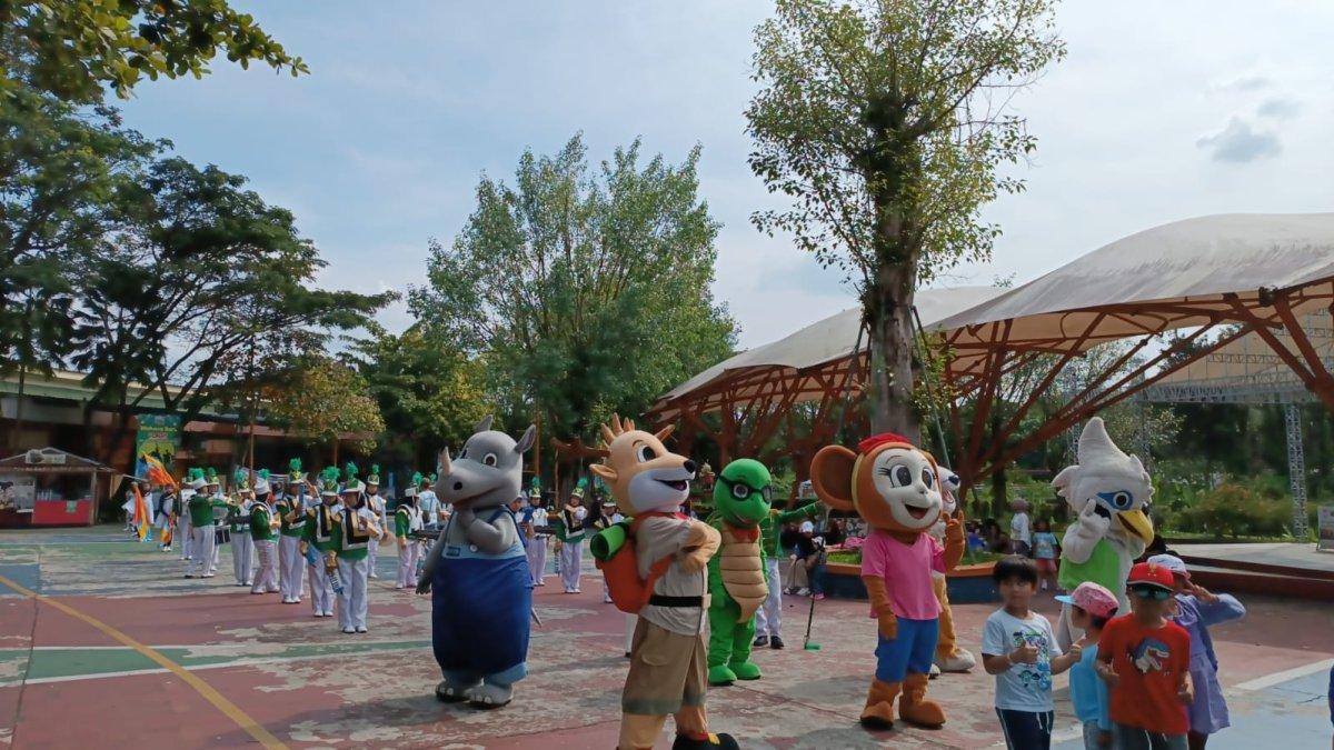 Parade Carnival Raya dari Jungleland
