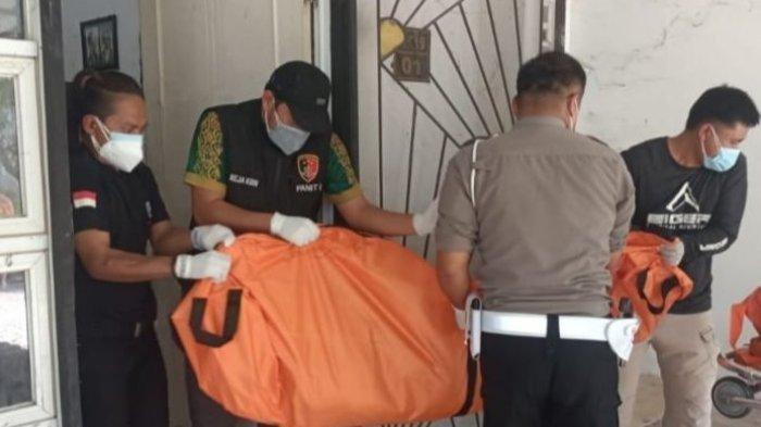 Pasangan suami istri ditemukan meninggal dunia di dalam rumahnya di Perumahan Citra Indah Bukit Raflesia, Desa Singajaya, Kecamatan Jonggol, Kabupaten Bogor, Jawa Barat.