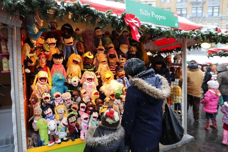 Pasar Natal York, satu pasar Natal terbaik di Eropa buat berburu oleh-oleh.