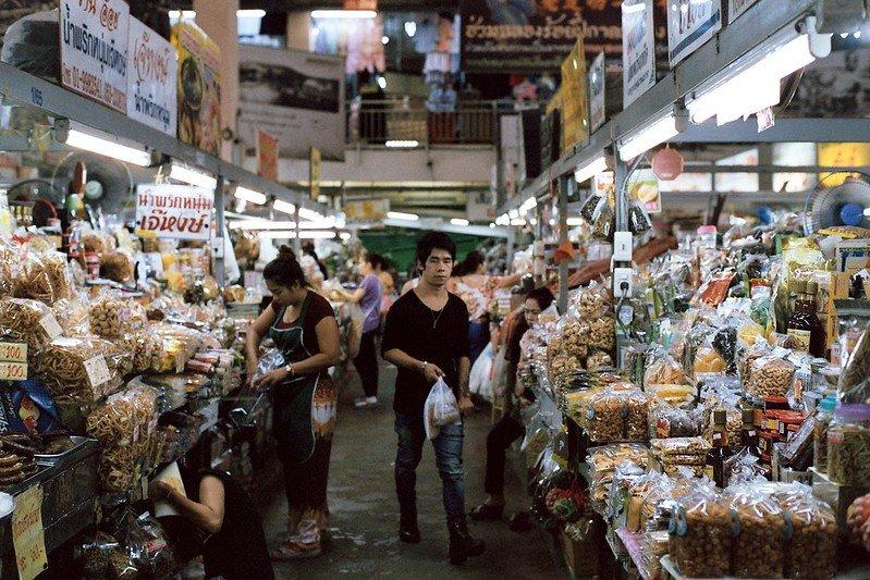 Pasar Warorot, satu tempat wisata hits di Chiang Mai Thailand.