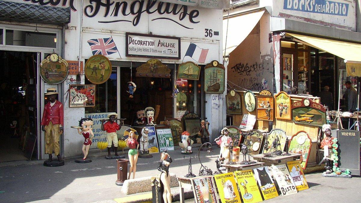 Pasar loak St-Ouen, satu tempat wisata di Paris Prancis yang gratis buat kamu kunjungi.