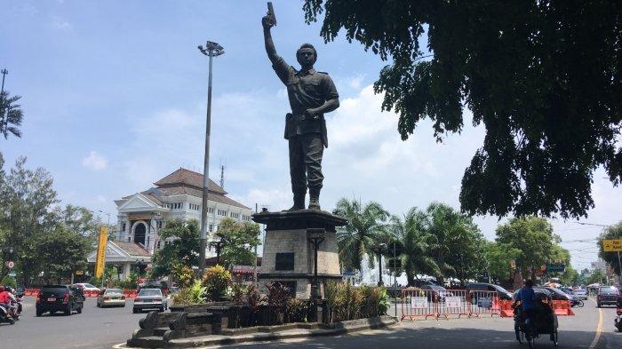 Patung Brigjen Slamet Riyadi yang berada di kawasan Gladag, Jalan Slamet Riyadi, Kota Solo, Jawa Tengah.