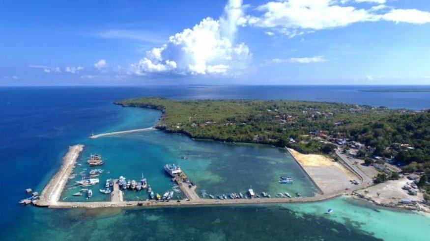 Pelabuhan Bira Kabupaten Bulukumba terekam kamera drone tim foto trip explore South Sulawesi Pewarta Foto Indonesia (PFI) Makassar, Senin (3/10/2016).