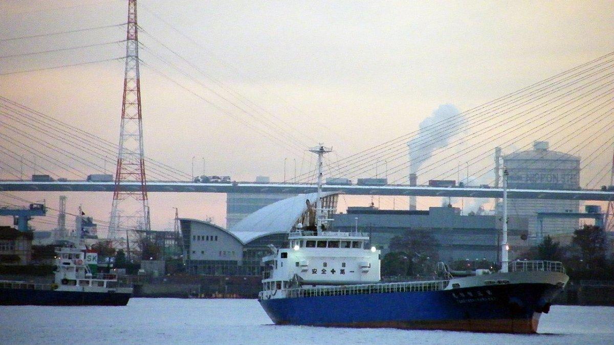 Pelabuhan Nagoya, satu tempat wisata hits di Nagoya Jepang yang sayang buat kamu lewatkan saat liburan ke sana.