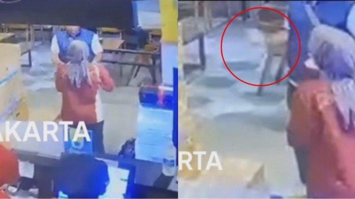 Pelanggan lempar piring nasi gegara tak disenyumi karyawan restoran.