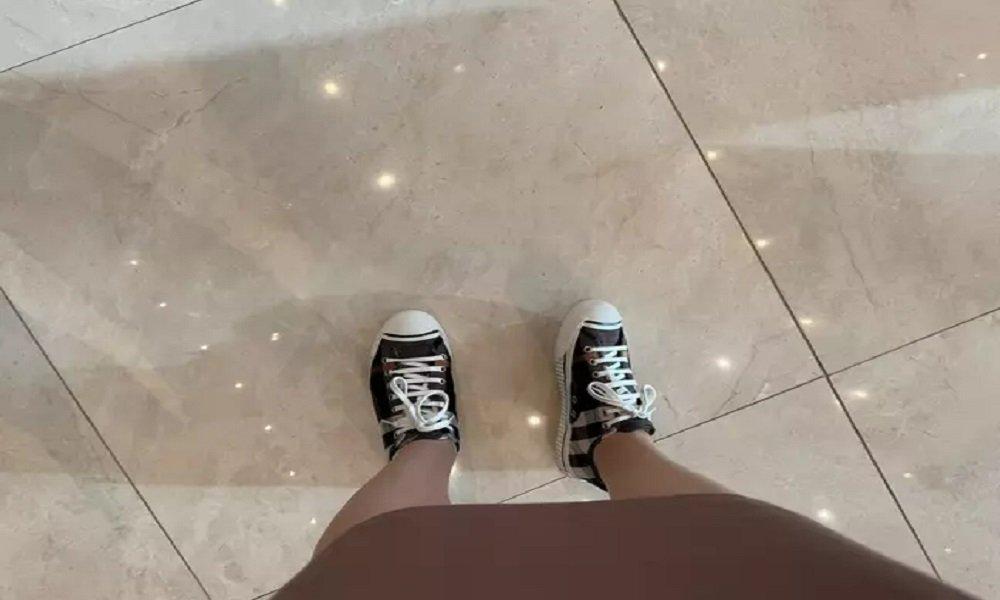 Pemain catur profesional didenda karena sepatu yang dikenakan.