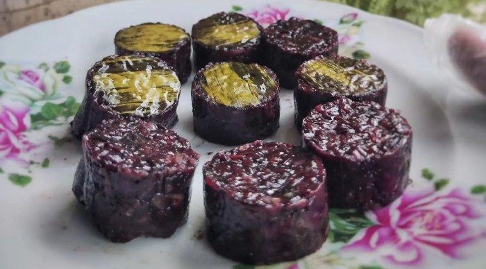 Pemampakan oleh-oleh sekubal Dapur Umi Fadillah khas Lampung yang sudah dipotong.