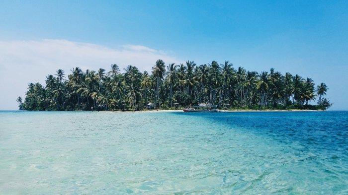 Pemandangan Pulau Pahawang di Lampung.