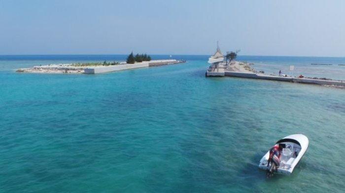 Pemandangan Pulau Tidung di kawasan Kepulauan Seribu yang begitu asri dan menyejukkan.