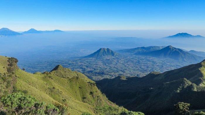 Pemandangan dari Puncak Gunung Merbabu.