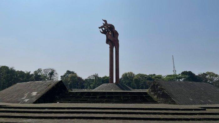 Pemandangan di Taman Sejarah Bandung Lautan Api Kota Bandung, Jawa Barat.