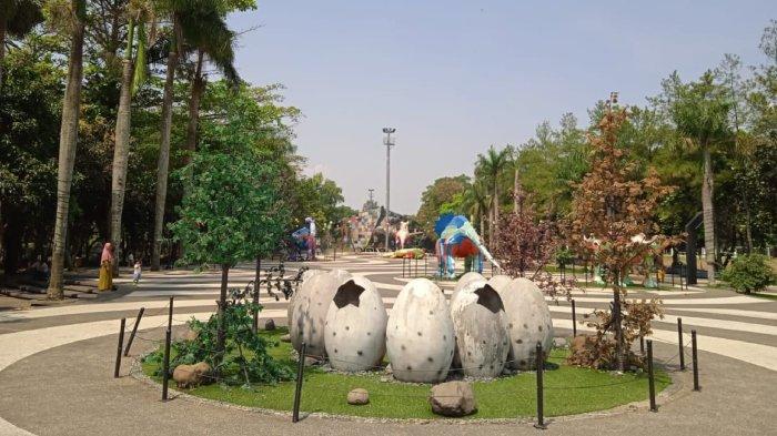 Pemandangan di Taman Sejarah Bandung Lautan Api Kota Bandung, Jawa Barat.