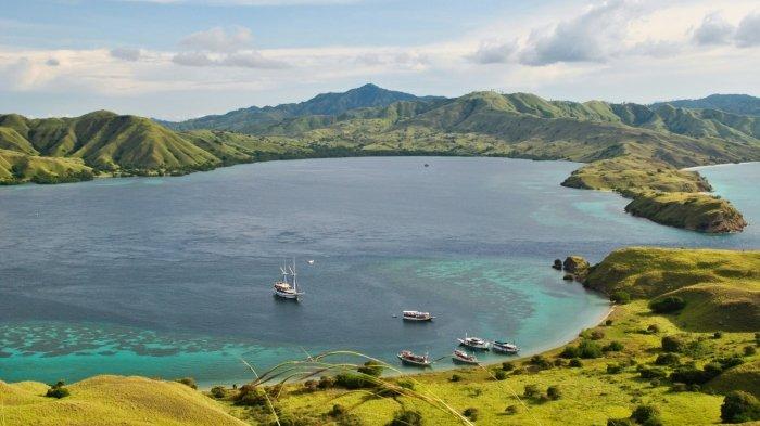 Pemandangan indah di Pulau Padar di kawasan Taman Nasional Komodo, Nusa Tenggara Timur (NTT).