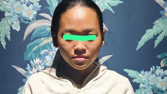 Penampakan R (22), mama muda di Tangsel yang melakukan pencabulan terhadap anaknya sambil divideokan hingga viral di media sosial setelah menyerahkan diri pada Minggu (2/6/2024)