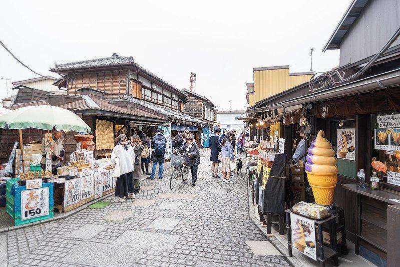 Penny Candy Lane, atau Kashiya Yokocho, satu tempat wisata terbaik di Kawagoe Jepang yang menarik buat kamu jelajahi.