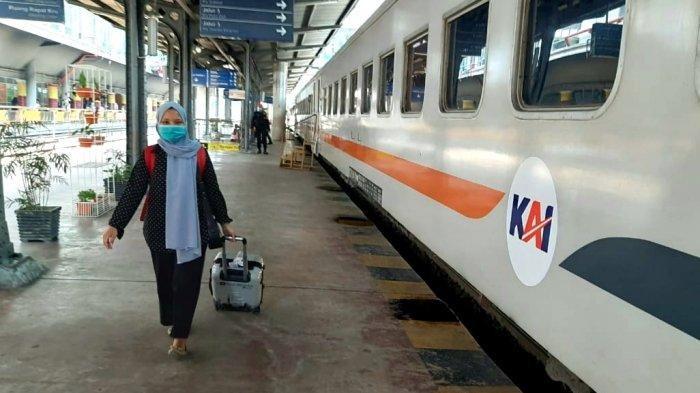 Penumpang di Stasiun Medan beberapa waktu lalu.