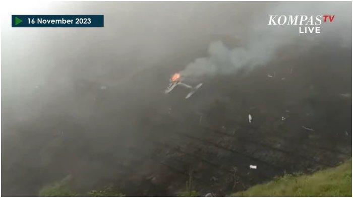 Pesawat TNI AU jatuh di kawasan lereng Gunung Bromo, tepatnya di sekitar Desa Keduwung, Kecamatan Puspo, Pasuruan, Jawa Timur, Kamis (16/11/2023).