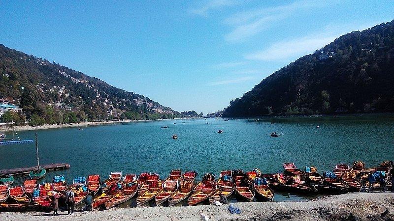 Pesona Danau Naini, Nainital di India